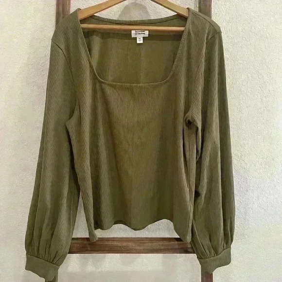 ⚡️5/$20 bundle sale⚡️ Women's Square-Neck Balloon-Sleeve Top XXL - Picture 3 of 10